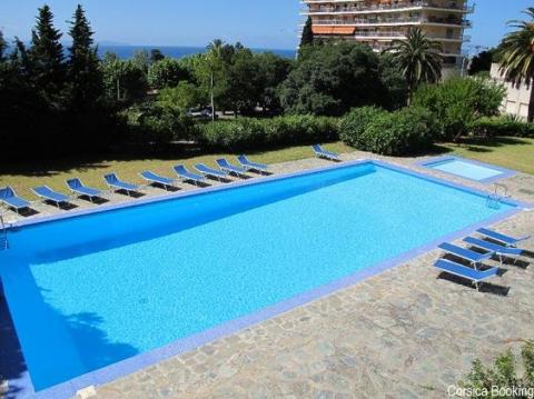 Sun Beach : Hotel Ajaccio - Piscine