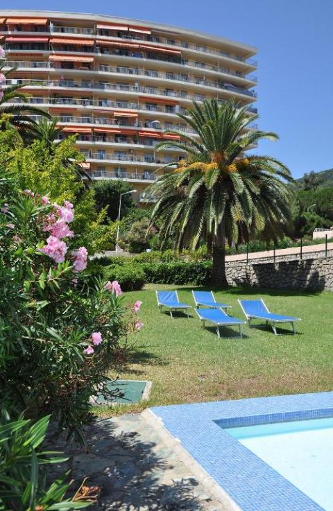 Sun Beach : Hotel Ajaccio - Piscine